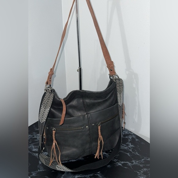 The Sak Handbags - The Sak Handbag Ashland Vintage Leather Bucket Bag Black AUTHENTIC